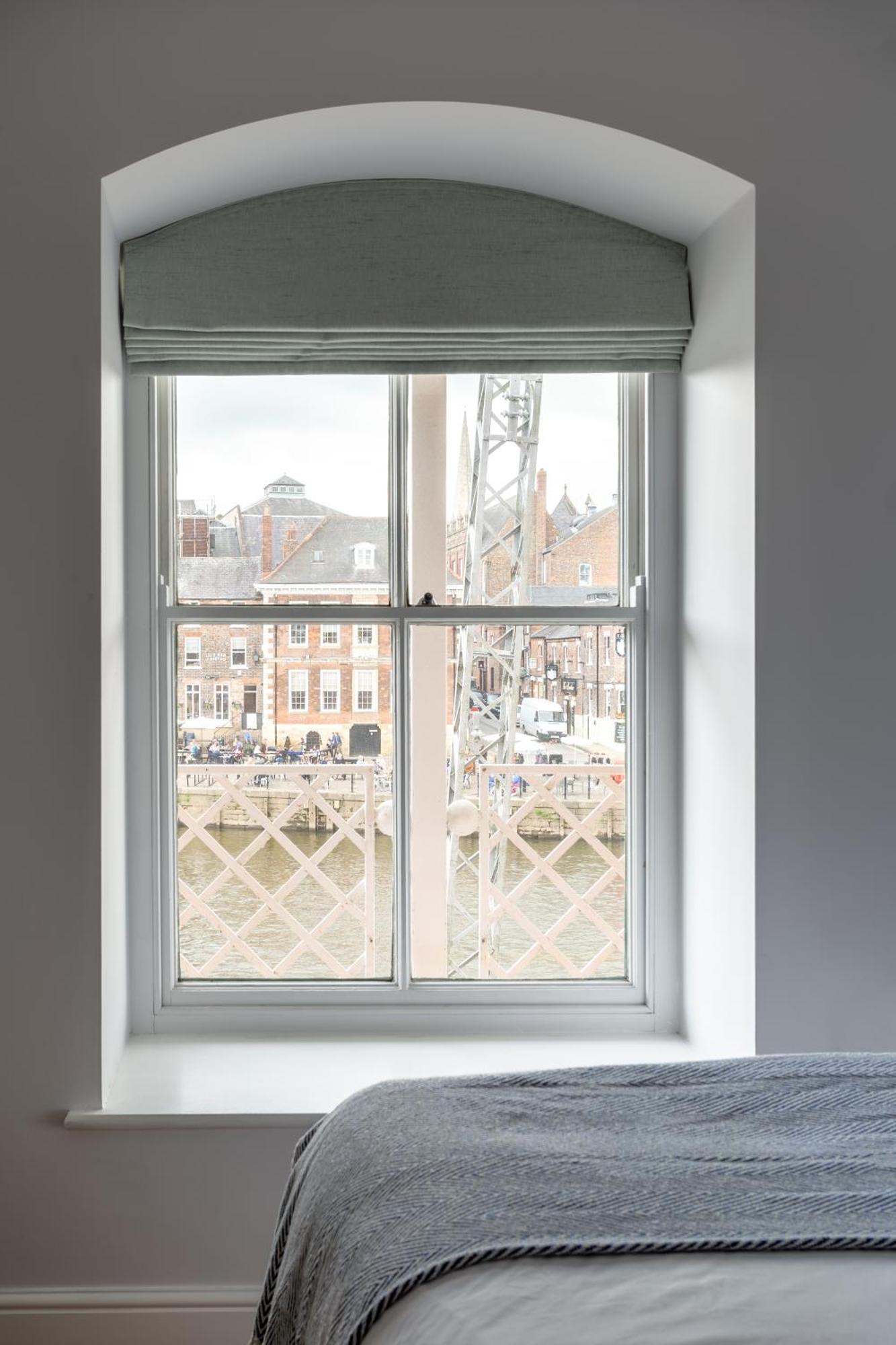 Luxury Apartment Woodsmill View - On The River - With Balcony - Recently Refurbished York Esterno foto